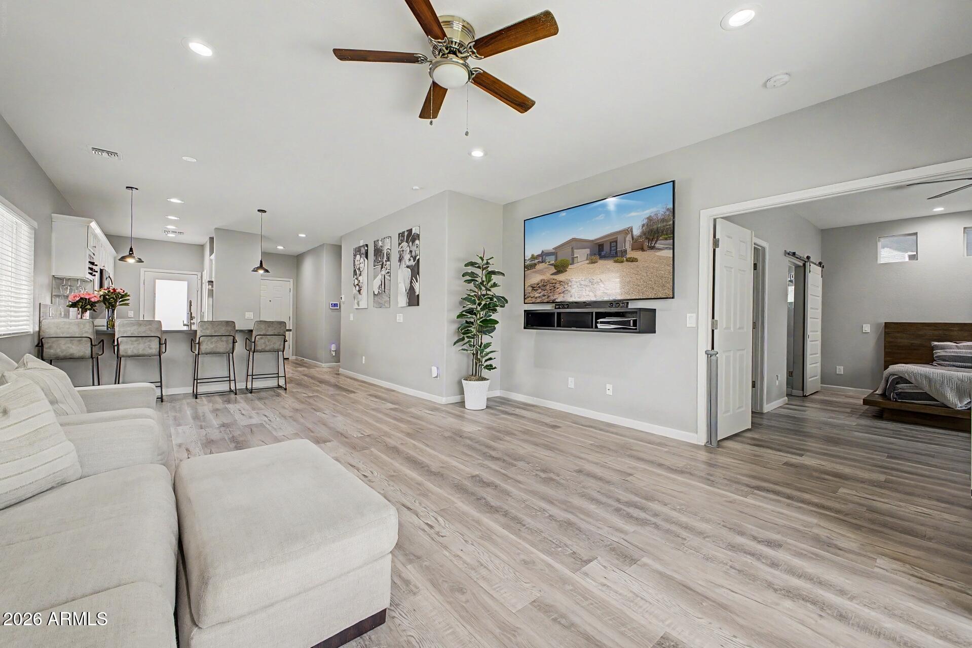 615 West Harwell Rd. Phoenix, AZ 85041 - Photo 5 of 30 09 - Harwell