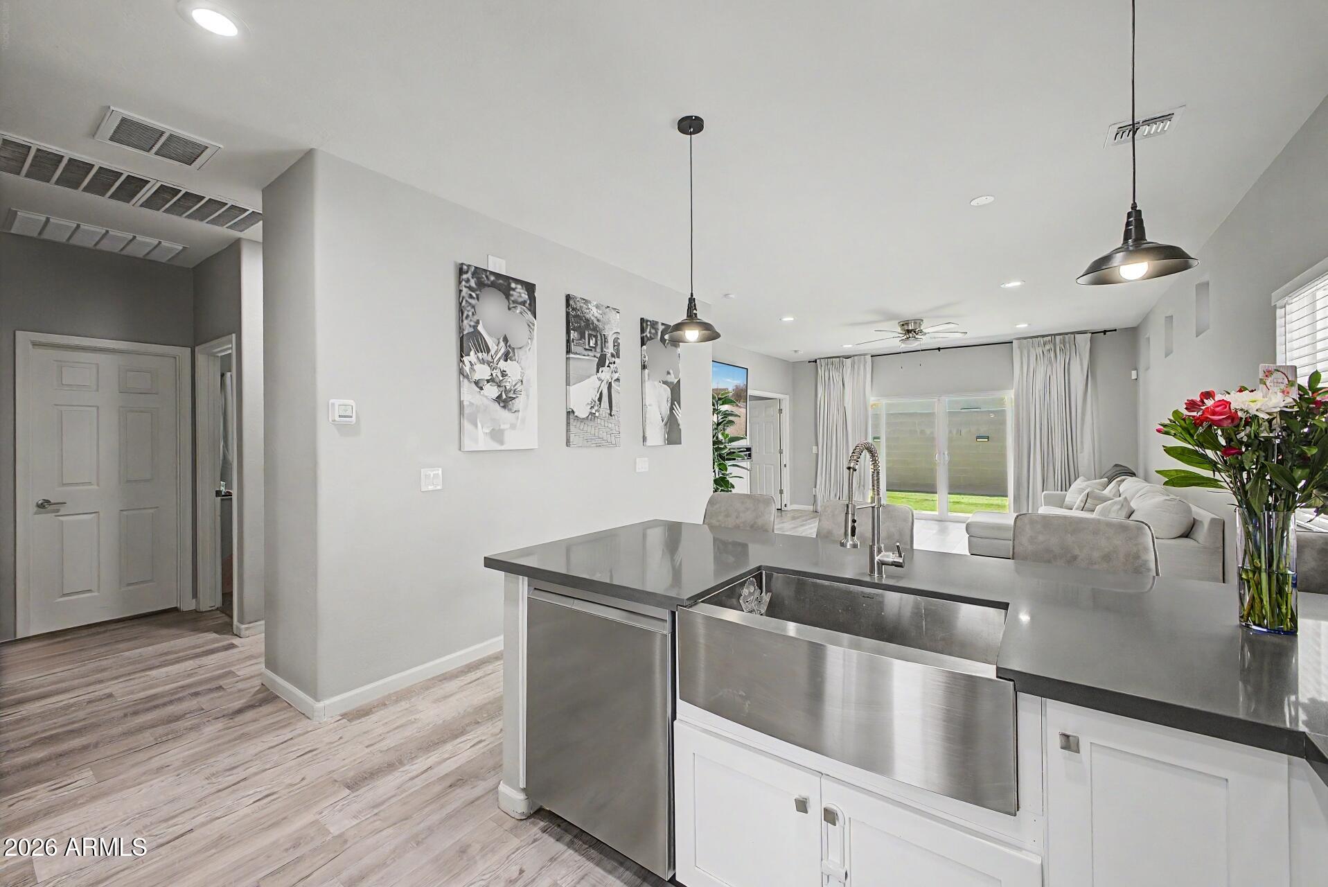 615 West Harwell Rd. Phoenix, AZ 85041 - Photo 7 of 30 14 - Harwell