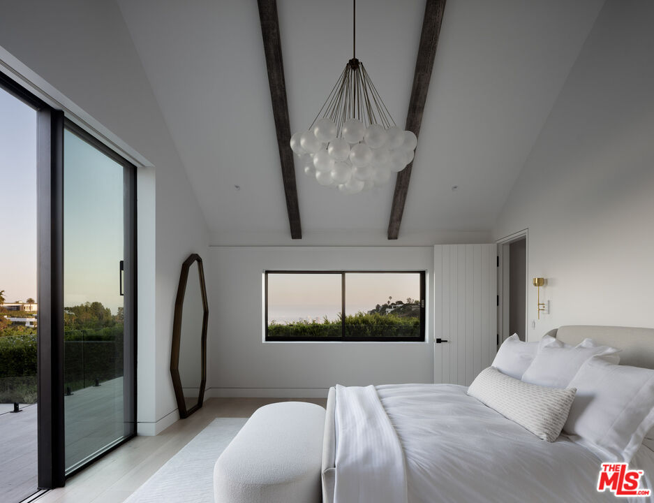 1126 Stradella Road Los Angeles, CA 90077 - Photo 6 of 10