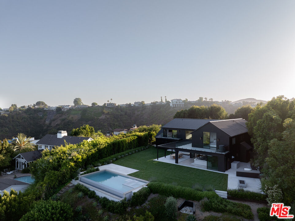 1126 Stradella Road Los Angeles, CA 90077 - Photo 10 of 10