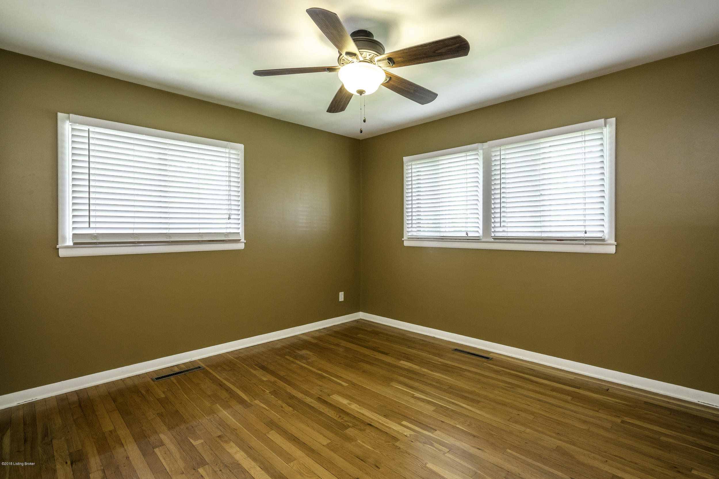 2912 Kings Bridge Road Louisville, KY 40220 - Photo 22 of 38 2912 Kings Bridge Rd-28