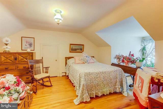 180 Redding Lane Gettysburg, PA 17325 - Photo 29 of 30 Bedroom