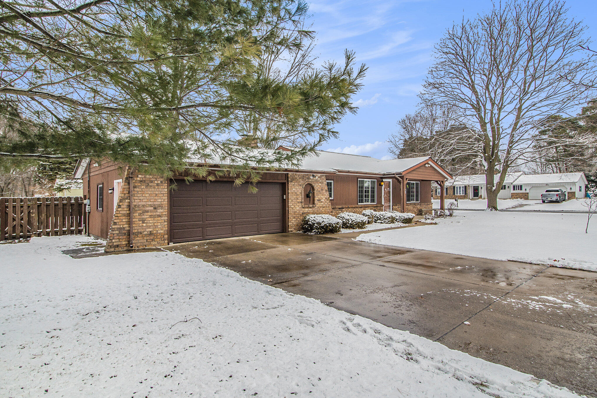 15631 Rannes Street Spring Lake, MI 49456 - Photo 3 of 28 003_img_8606