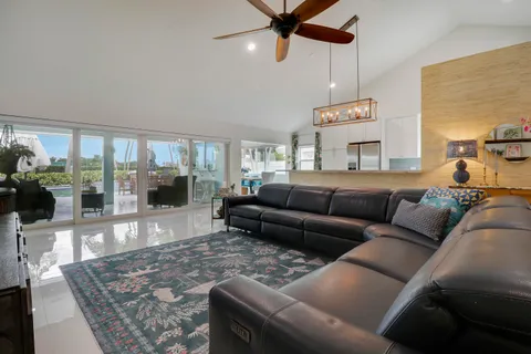 $879,000 | 1560 Wilderness Road, West Palm Beach, FL 33409