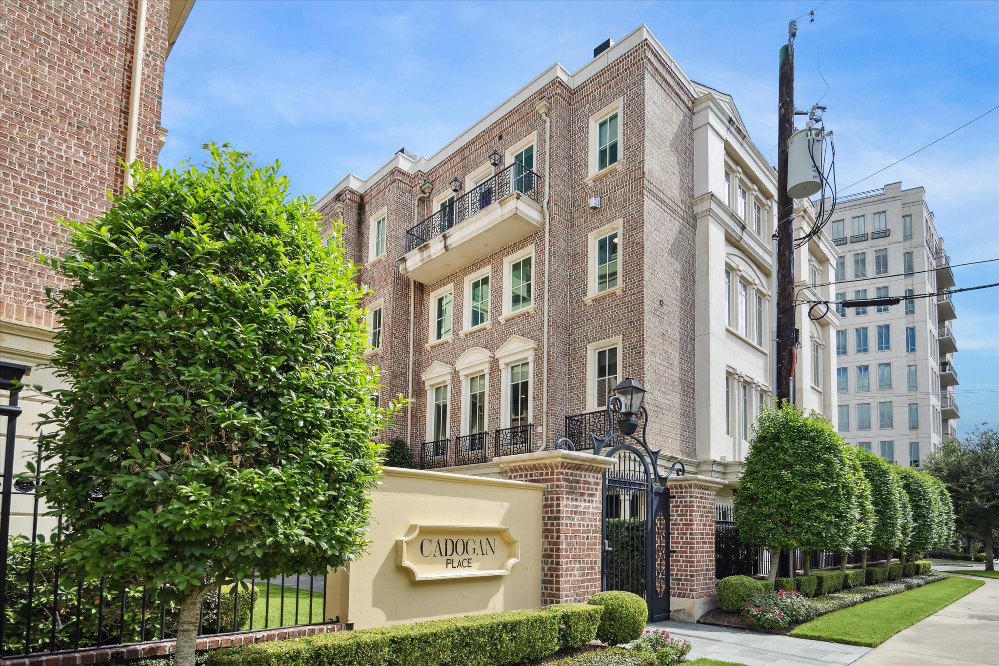 2336 Welch Street Houston, TX 77019 - Photo 4 of 39 a front view of a building