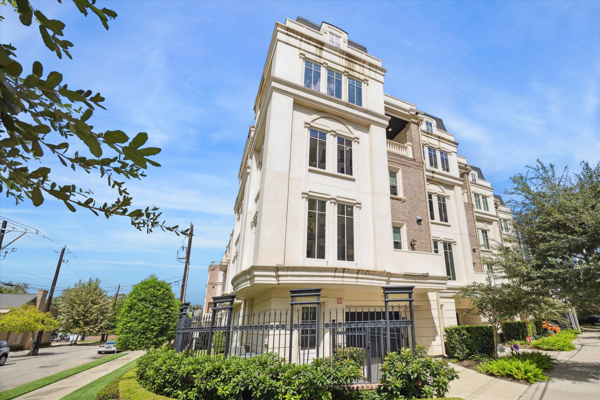 2336 Welch Street Houston, TX 77019 - Photo 5 of 39 front view of a building