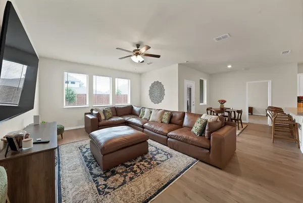 $2,600 | 9720 Lariat Drive, Aubrey, TX 76227