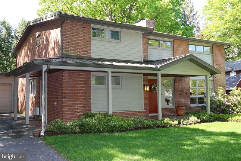 1514 Hillcrest Road Lancaster, PA 17603 - Photo 2 of 27 Gallery Image 2