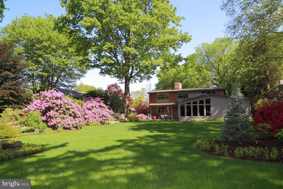1514 Hillcrest Road Lancaster, PA 17603 - Photo 3 of 27 Gallery Image 3
