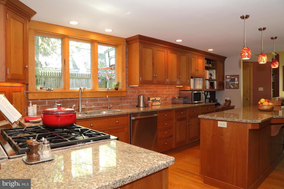 1514 Hillcrest Road Lancaster, PA 17603 - Photo 4 of 27 Gallery Image 4