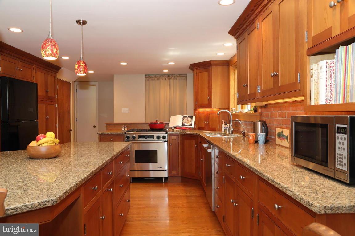 1514 Hillcrest Road Lancaster, PA 17603 - Photo 6 of 27 Gallery Image 6