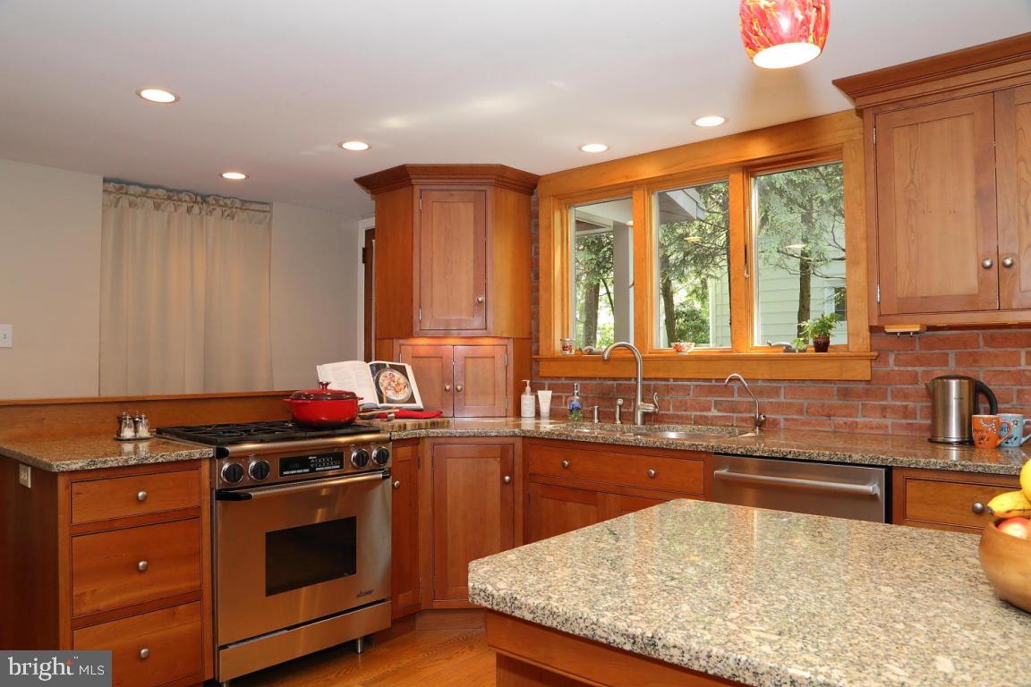 1514 Hillcrest Road Lancaster, PA 17603 - Photo 8 of 27 Gallery Image 8
