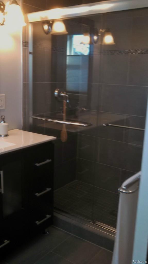 297 South Cranbrook Cross Road Bloomfield Hills, MI 48301 - Photo 15 of 17 M Bath 2.jpg