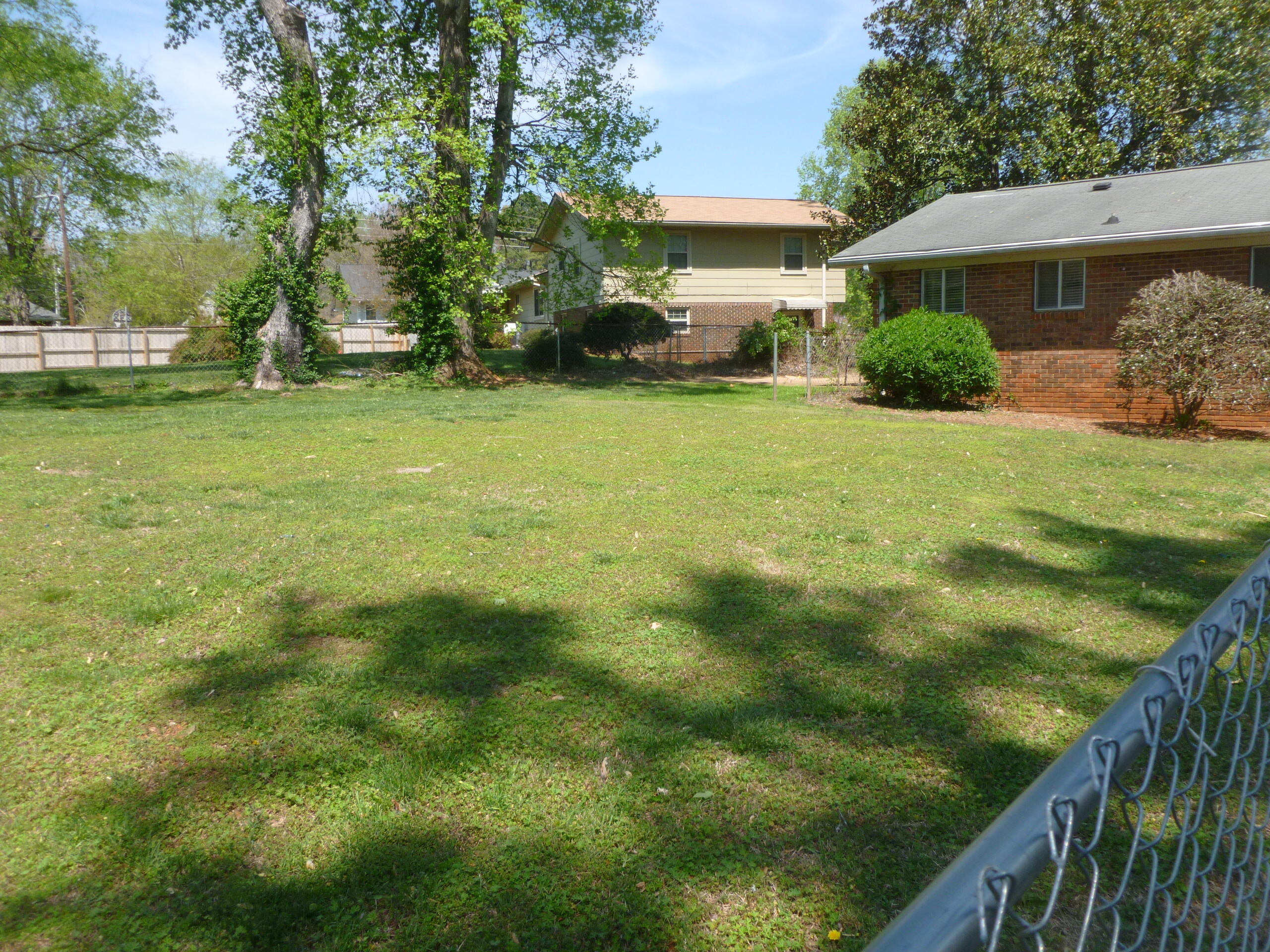 9104 River Oaks Road Harrison, TN 37341 - Photo 8 of 37 P1070224