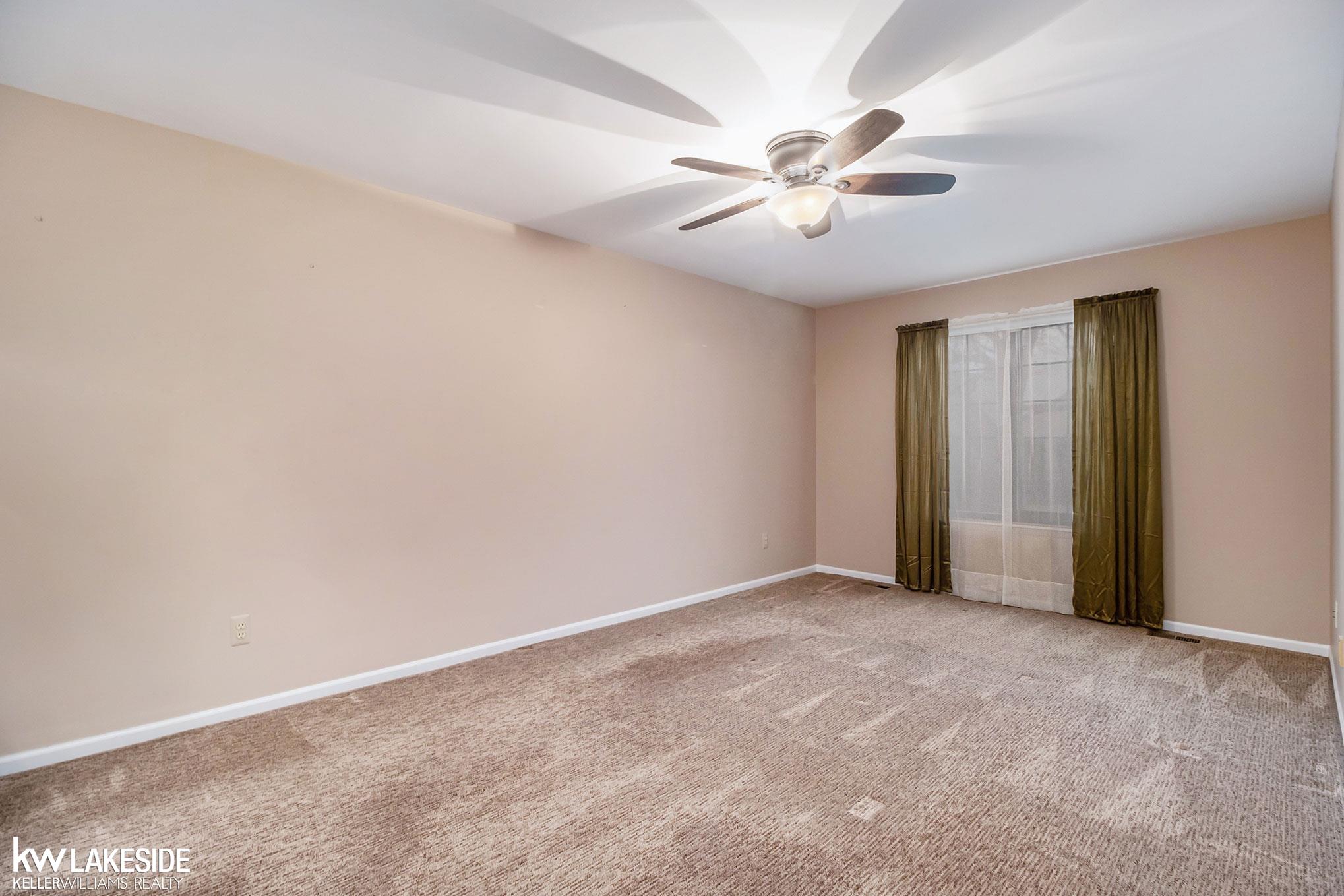 332 Meadow Bridge Drive Rochester, MI 48307 - Photo 15 of 18 50096125-14.JPG
