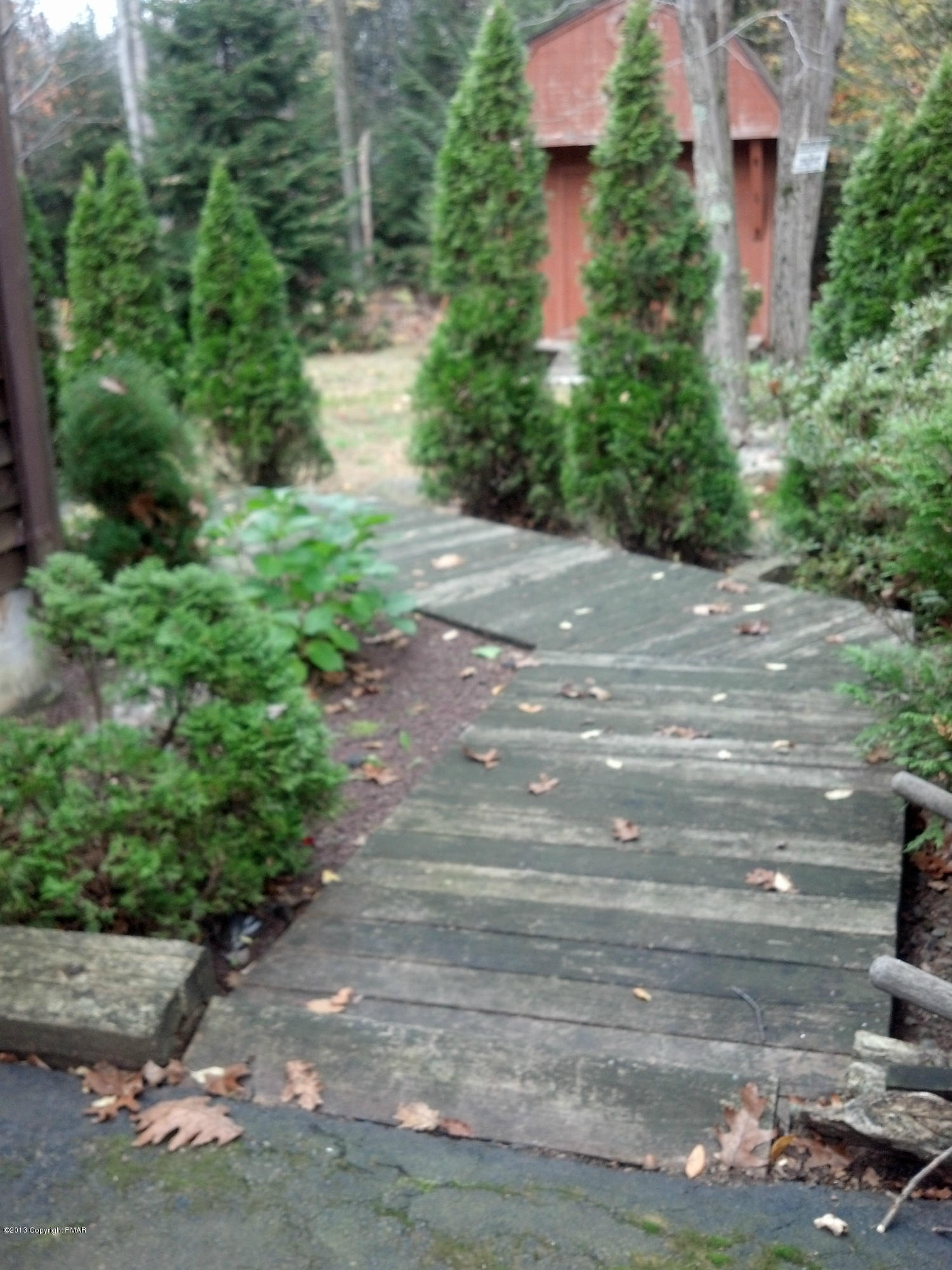 17 Edgewood Road Mount Pocono, PA 18344 - Photo 5 of 12 a view of a yard