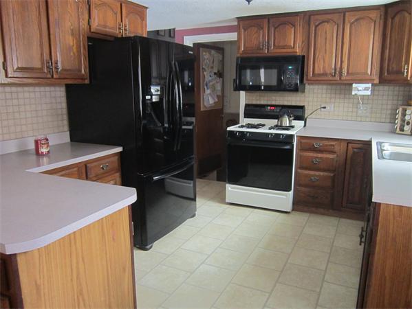 459 Stevens Road Swansea, MA 02777 - Photo 6 of 17 Gallery Image 6