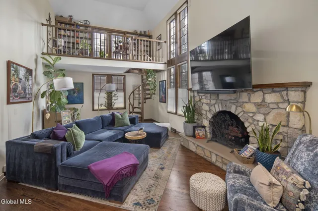 $839,000 | 32 Fairway Court, Albany, NY 12208