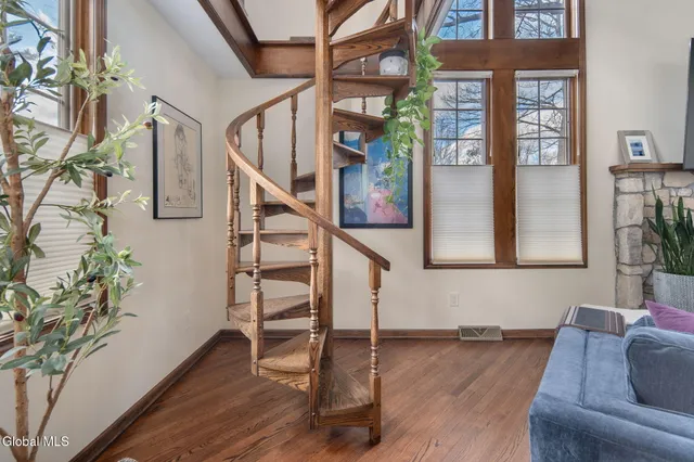 $839,000 | 32 Fairway Court, Albany, NY 12208