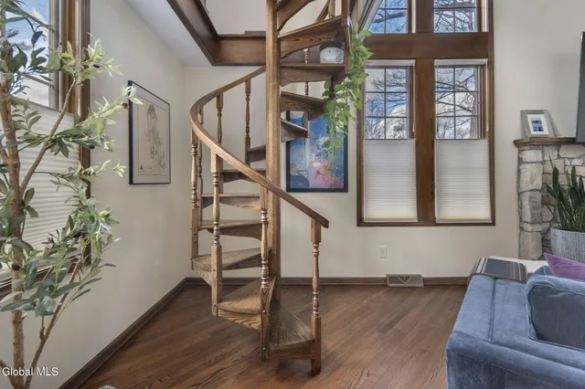 $839,000 | 32 Fairway Court, Albany, NY 12208