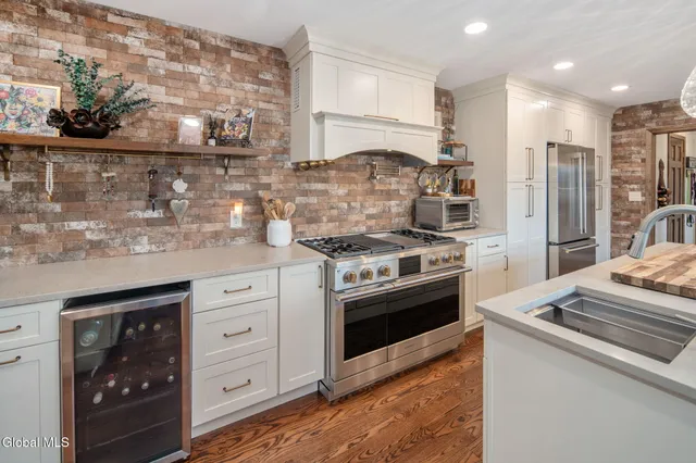 $839,000 | 32 Fairway Court, Albany, NY 12208