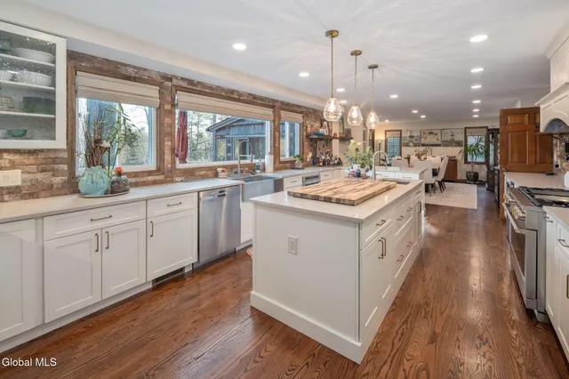 $839,000 | 32 Fairway Court, Albany, NY 12208