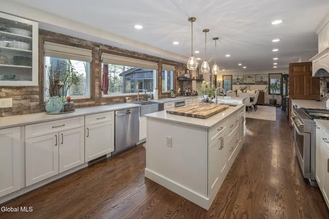 $839,000 | 32 Fairway Court, Albany, NY 12208