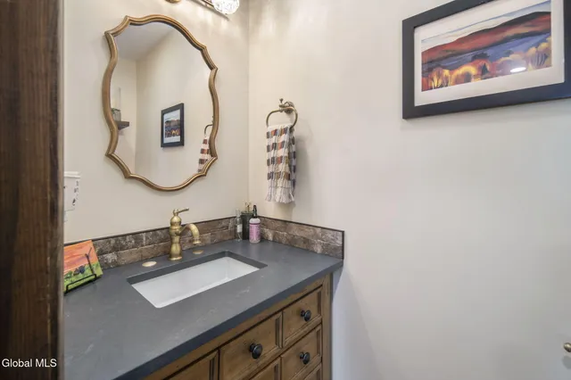 $839,000 | 32 Fairway Court, Albany, NY 12208