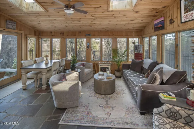 $839,000 | 32 Fairway Court, Albany, NY 12208