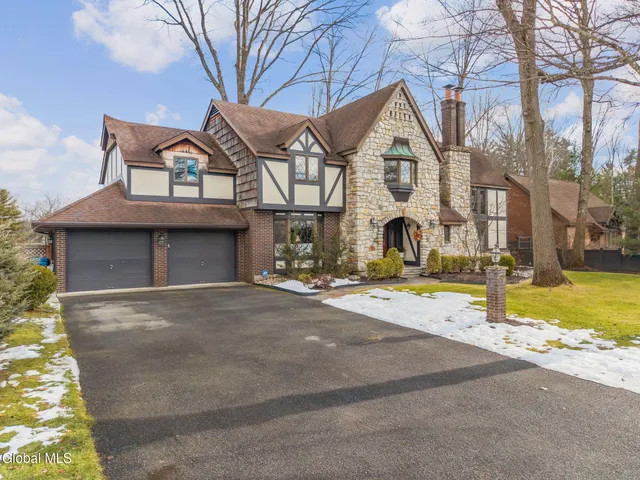 $839,000 | 32 Fairway Court, Albany, NY 12208