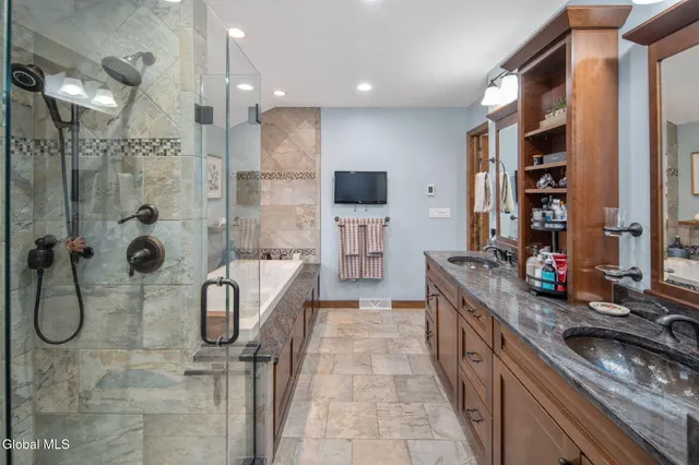 $839,000 | 32 Fairway Court, Albany, NY 12208