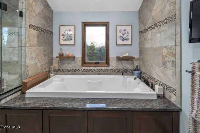 $839,000 | 32 Fairway Court, Albany, NY 12208