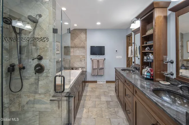 $839,000 | 32 Fairway Court, Albany, NY 12208