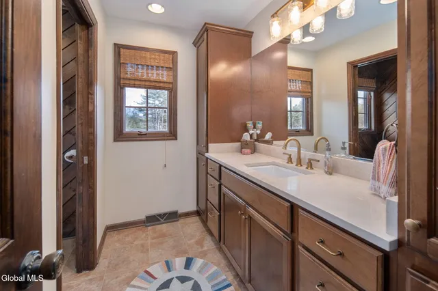 $839,000 | 32 Fairway Court, Albany, NY 12208