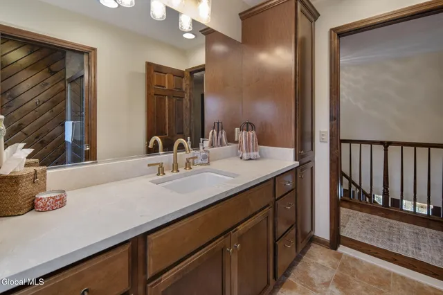 $839,000 | 32 Fairway Court, Albany, NY 12208