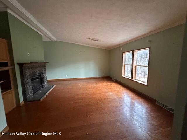 70 Old Field Road New Baltimore, NY 12042 - Photo 4 of 18 an empty room with windows