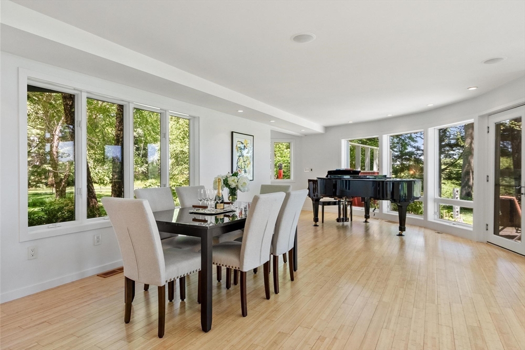 389 River Road Carlisle, MA 01741 - Photo 6 of 39
