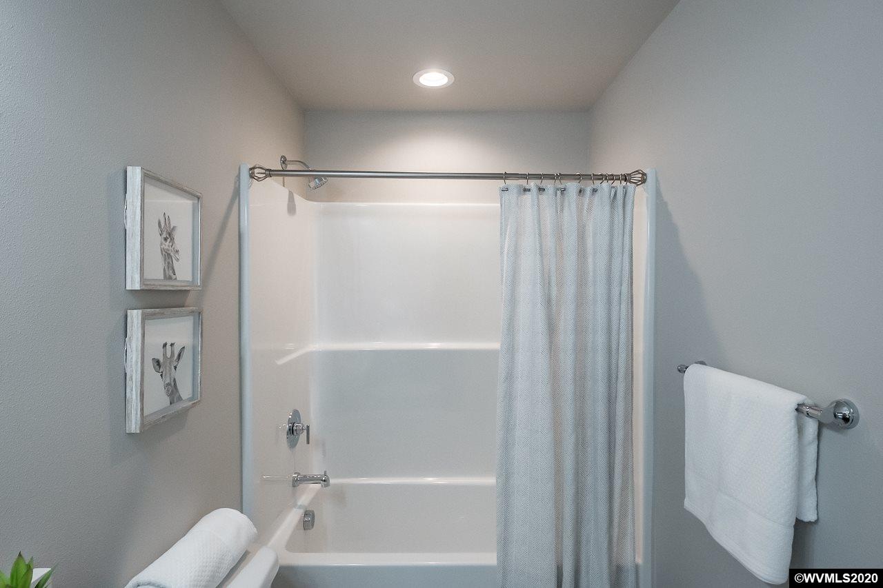 1344 Southwest 9th Street Dallas, OR 97338 - Photo 27 of 31