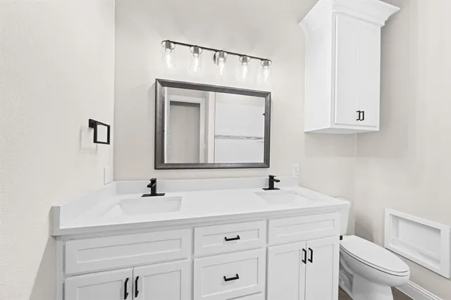 $848,900 | 3080 Glen Oaks Drive, Waxahachie, TX 75165