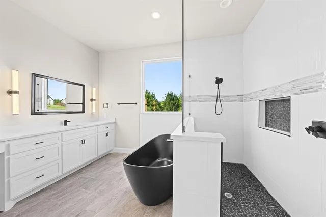 $848,900 | 3080 Glen Oaks Drive, Waxahachie, TX 75165