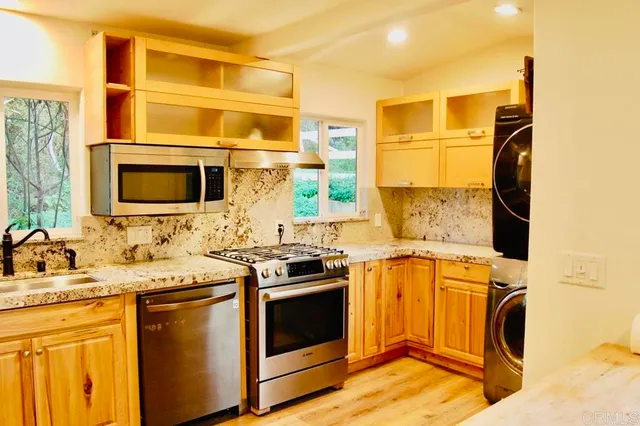 $2,795 | 736 Mar Vista Drive, Vista, CA 92081