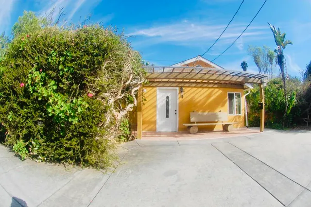 $2,675 | 736 Mar Vista Drive, Vista, CA 92081