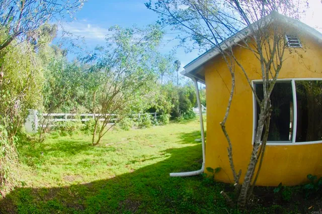 $2,675 | 736 Mar Vista Drive, Vista, CA 92081