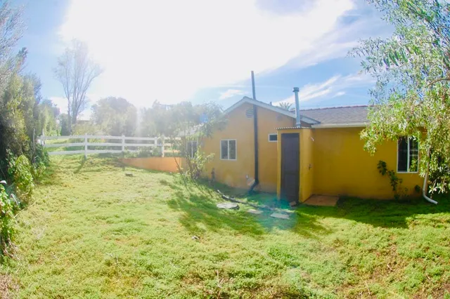 $2,675 | 736 Mar Vista Drive, Vista, CA 92081