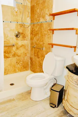 $2,675 | 736 Mar Vista Drive, Vista, CA 92081