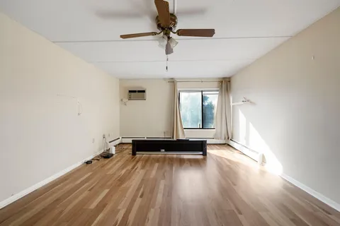 $115,000 | 329 Geneva Avenue North, Unit 411, Oakdale, MN 55128