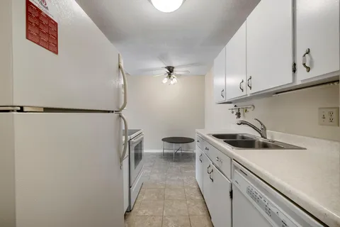 $115,000 | 329 Geneva Avenue North, Unit 411, Oakdale, MN 55128