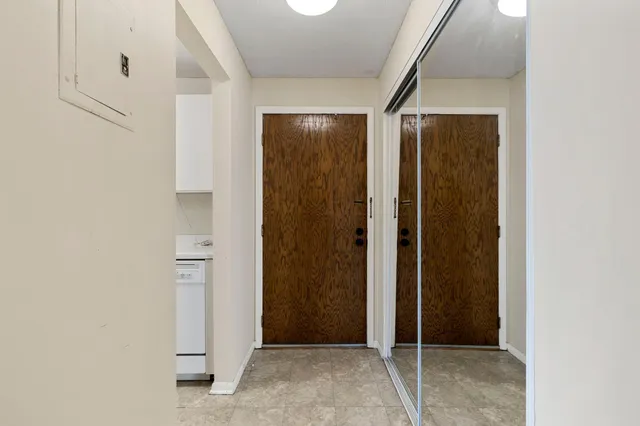 $115,000 | 329 Geneva Avenue North, Unit 411, Oakdale, MN 55128