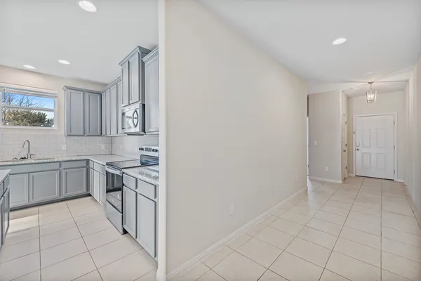 $2,100 | 313 Michaelis Drive, Leander, TX 78641