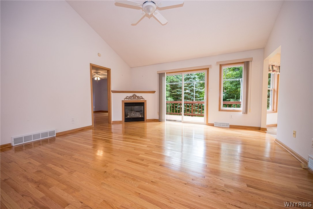 5 Alexander Parkway Pendleton, NY 14120 - Photo 7 of 49 Large Living Room